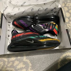 Air max 720 color streak